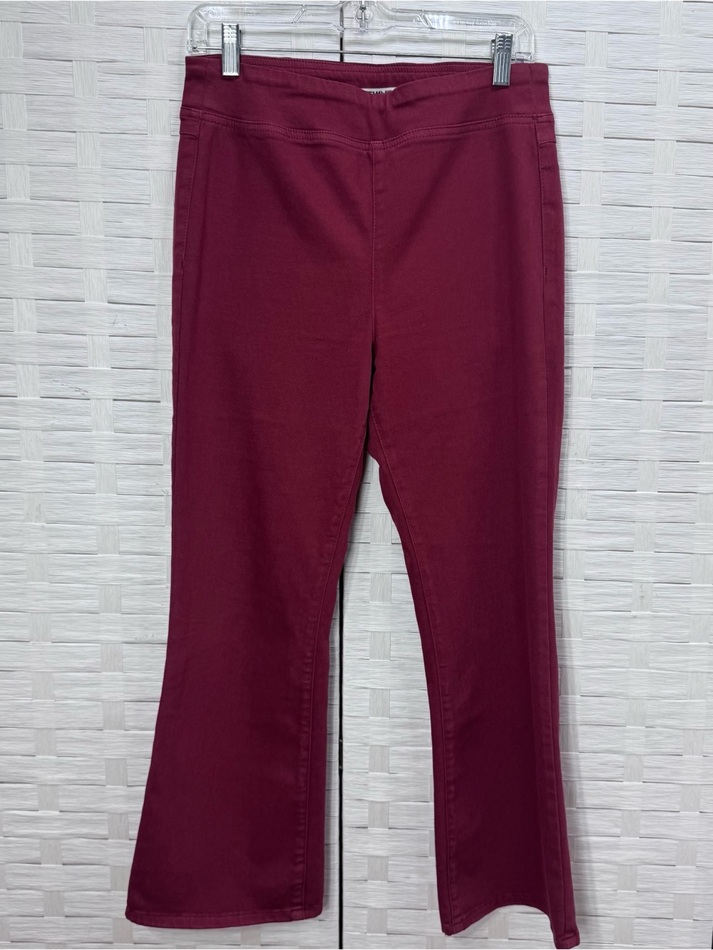 We the Free Wine High Rise Kick Flare Flat Front Cropped Pants Size Medium‎